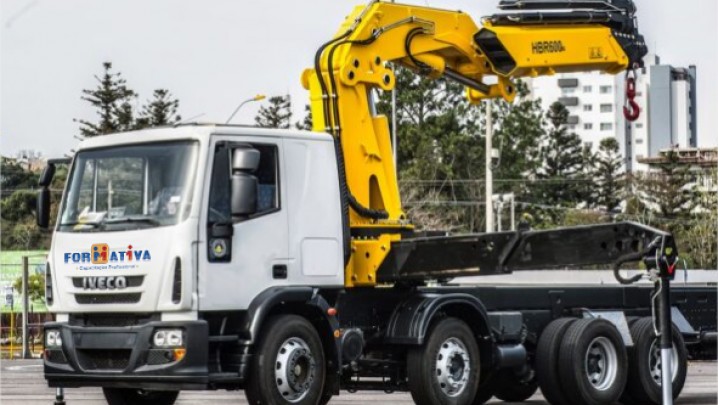 INSTRUTOR MOTORISTA DE CAMINHÃO GUINDAUTO (MUNCK) MASTER DRIVE 80 HORAS